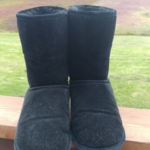 Women's Black  Bearpaw Boots 9